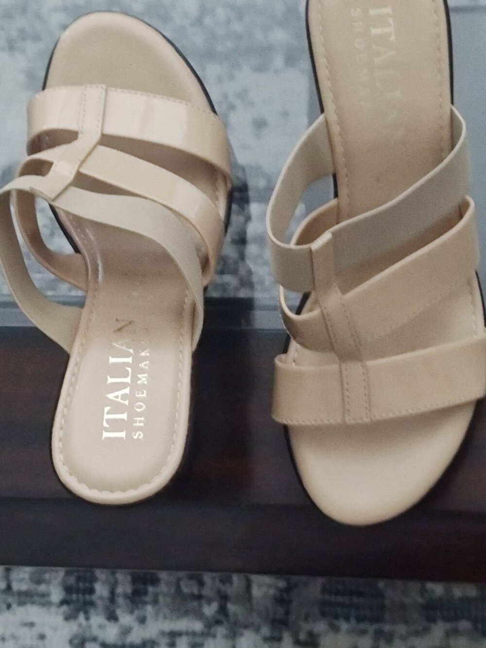 Italian Shoemaker Wedge Sandal Beige Size 7